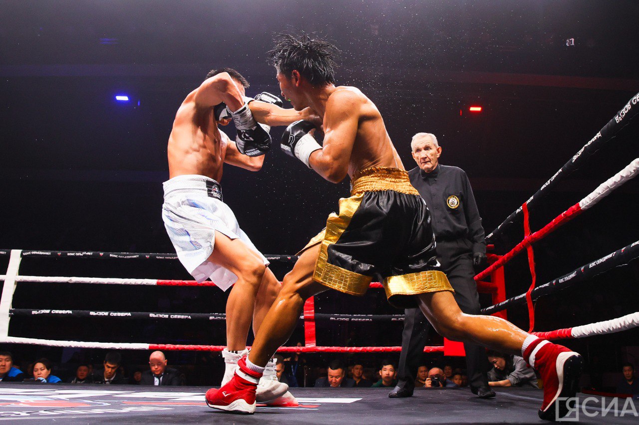 6 декабря в Якутске прошел III турнир профессионального бокса "Вызов Севера", который завершился триумфальной победой якутских бойцов 6 декабря в Якутске прошел III турнир профессионального бокса "Вызов Севера", который завершился триумфальной победой якутских бойцов