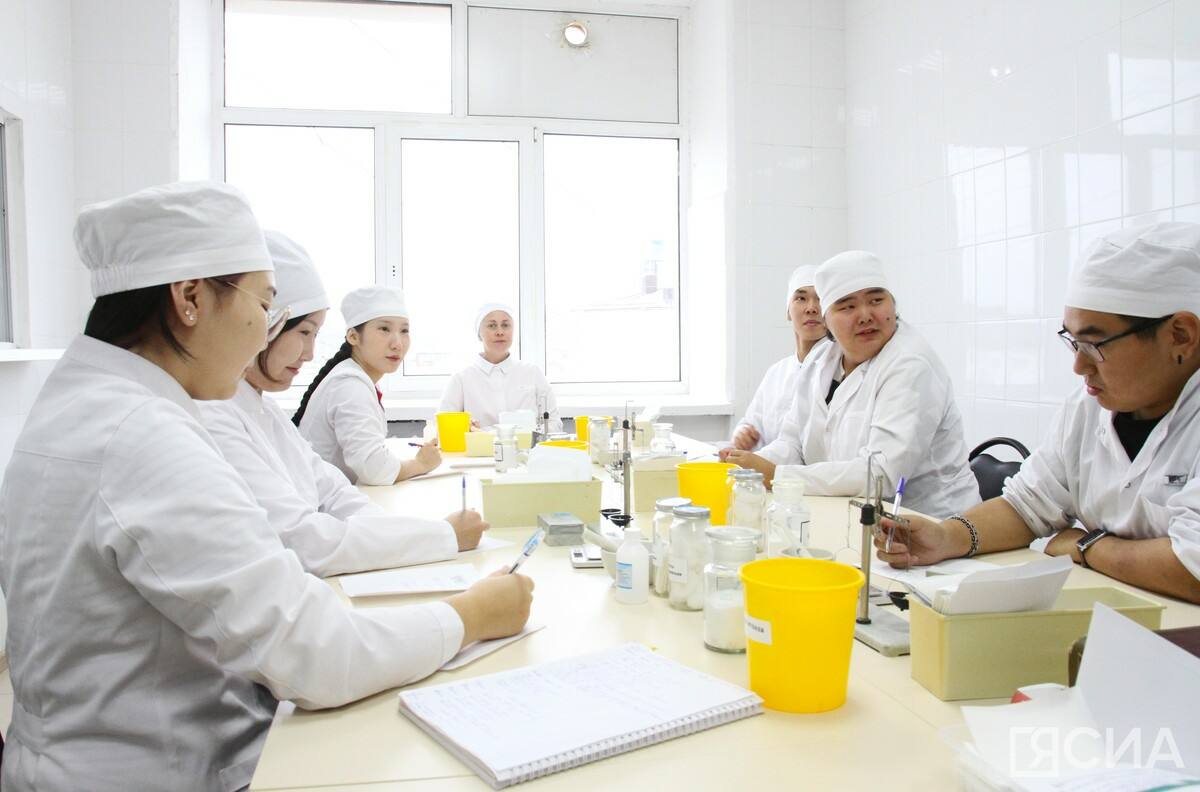 В медучреждения Якутии трудоустроились более 900 молодых специалистов