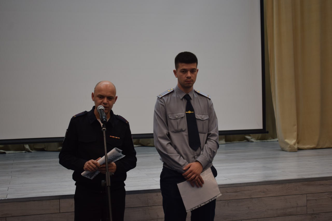 Транспортные полицейские приняли участие в родительском собрании в Якутской кадетской школе-интернат Транспортные полицейские приняли участие в родительском собрании в Якутской кадетской школе-интернат