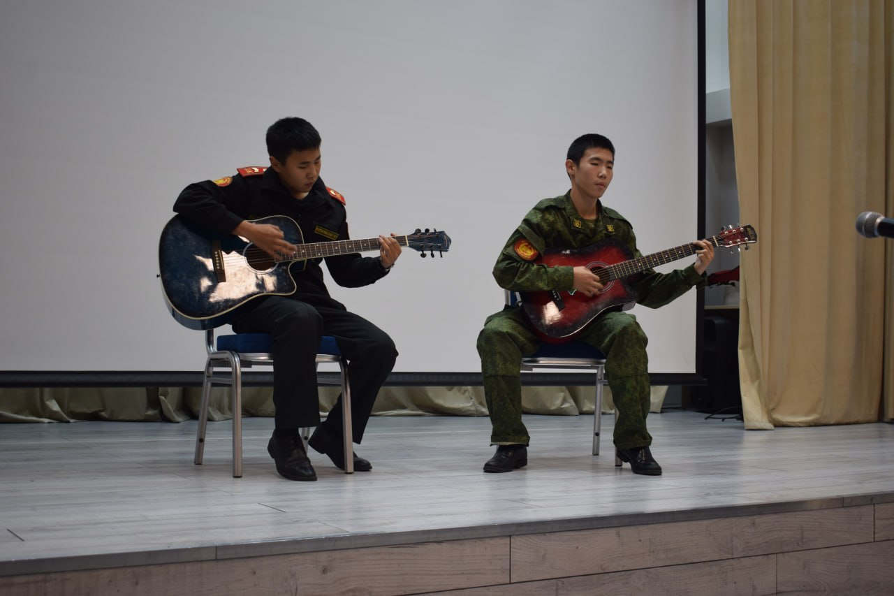 Транспортные полицейские приняли участие в родительском собрании в Якутской кадетской школе-интернат Транспортные полицейские приняли участие в родительском собрании в Якутской кадетской школе-интернат