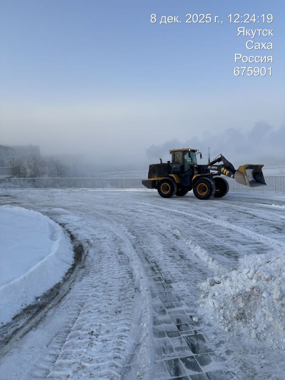 С добрым утром! Подрядная организация продолжает активно вывозить снег, аккуратно собранный с тротуаров С добрым утром! Подрядная организация продолжает активно вывозить снег, аккуратно собранный с тротуаров