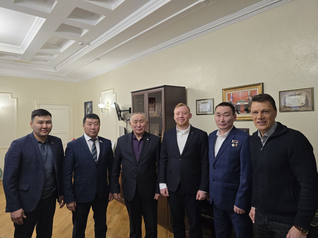 #ГЕРОЙДУУНКЭПСЭТИИ. Тохсунньу 9 кнэ – Сэбиэскэй Сойуус, Россия Геройдарыгар, Албан Аат уонна Сибэтиэй Георгий орденнарын кавалердарыгар тууламмыт Аа дойду Геройун кнэ #ГЕРОЙДУУНКЭПСЭТИИ. Тохсунньу 9 кнэ – Сэбиэскэй Сойуус, Россия Геройдарыгар, Албан Аат уонна Сибэтиэй Георгий орденнарын кавалердарыгар тууламмыт Аа дойду Геройун кнэ