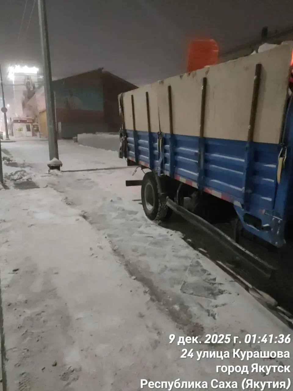 Очистка и вывоз снега с тротуаров подрядчиком на территории Центрального округа Очистка и вывоз снега с тротуаров подрядчиком на территории Центрального округа