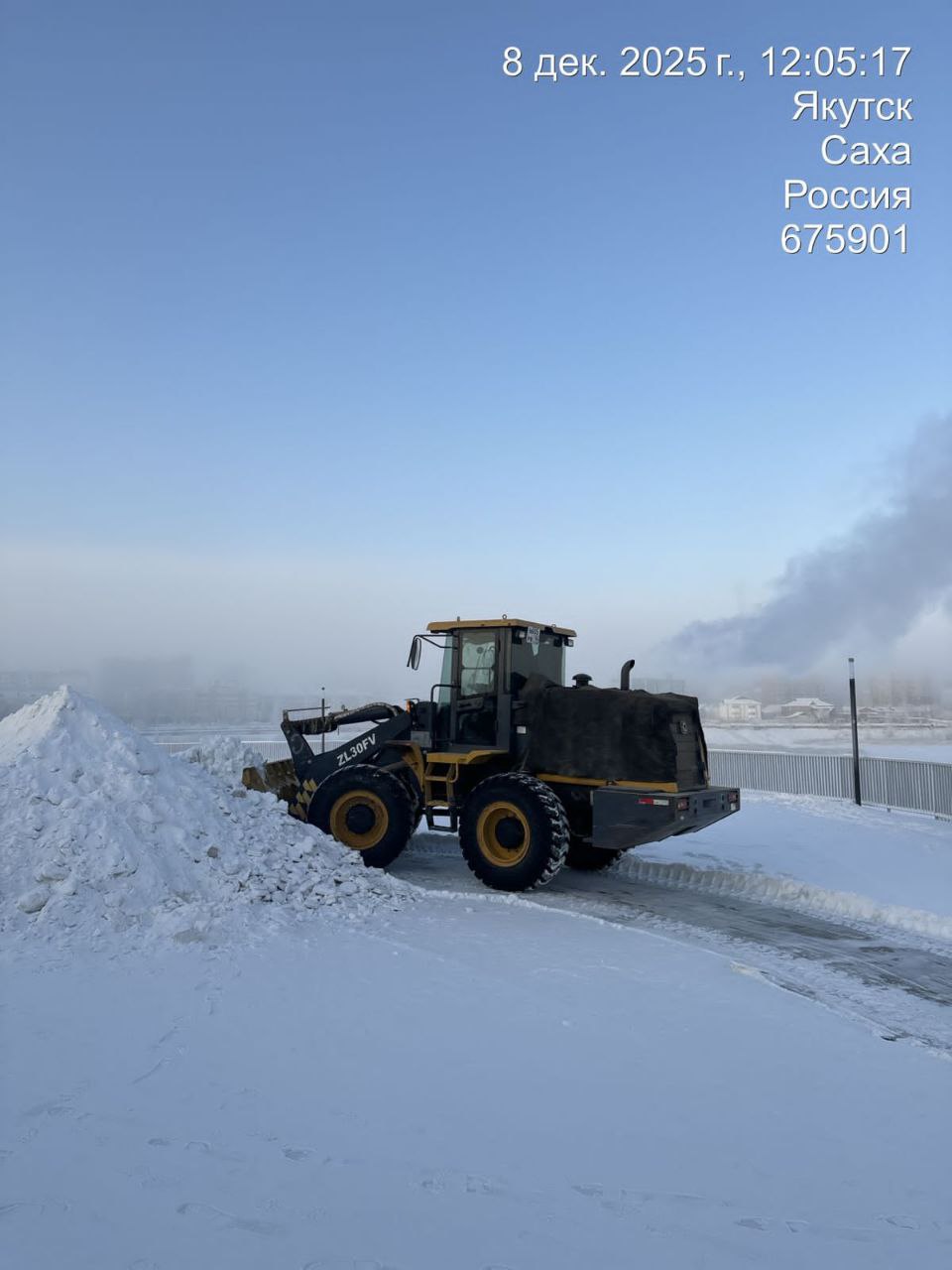 С добрым утром! Подрядная организация продолжает активно вывозить снег, аккуратно собранный с тротуаров С добрым утром! Подрядная организация продолжает активно вывозить снег, аккуратно собранный с тротуаров