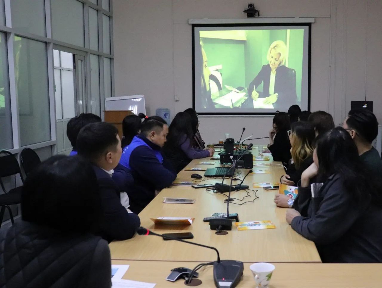 Вчера 9 декабря в Министерстве ЖКХ и энергетики РС (Я) в рамках мероприятий, приуроченных к Международному дню борьбы с коррупцией, государственные гражданские служащие и сотрудники подведомственных учреждений приняли... Вчера 9 декабря в Министерстве ЖКХ и энергетики РС (Я) в рамках мероприятий, приуроченных к Международному дню борьбы с коррупцией, государственные гражданские служащие и сотрудники подведомственных учреждений приняли...