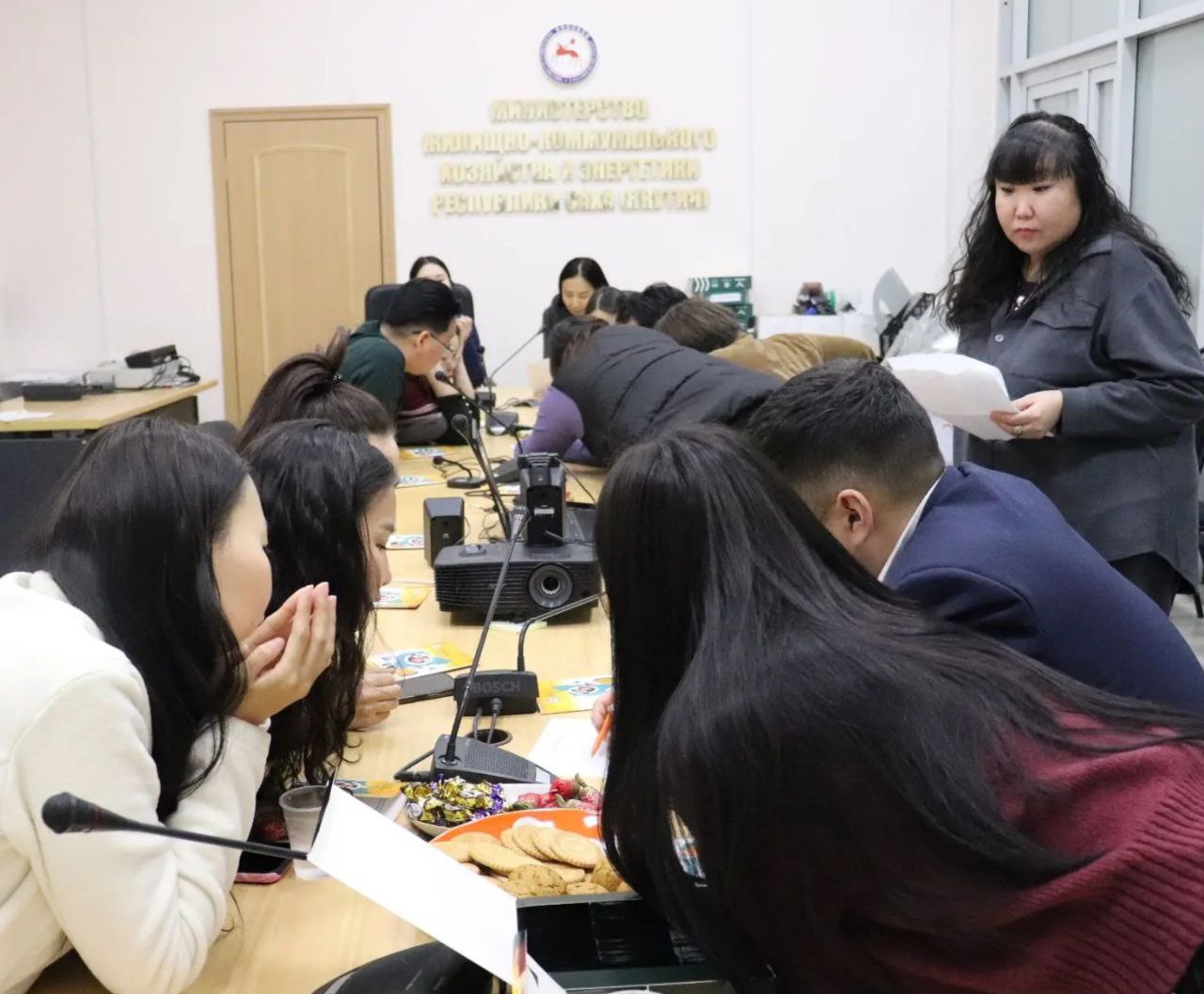 Вчера 9 декабря в Министерстве ЖКХ и энергетики РС (Я) в рамках мероприятий, приуроченных к Международному дню борьбы с коррупцией, государственные гражданские служащие и сотрудники подведомственных учреждений приняли...