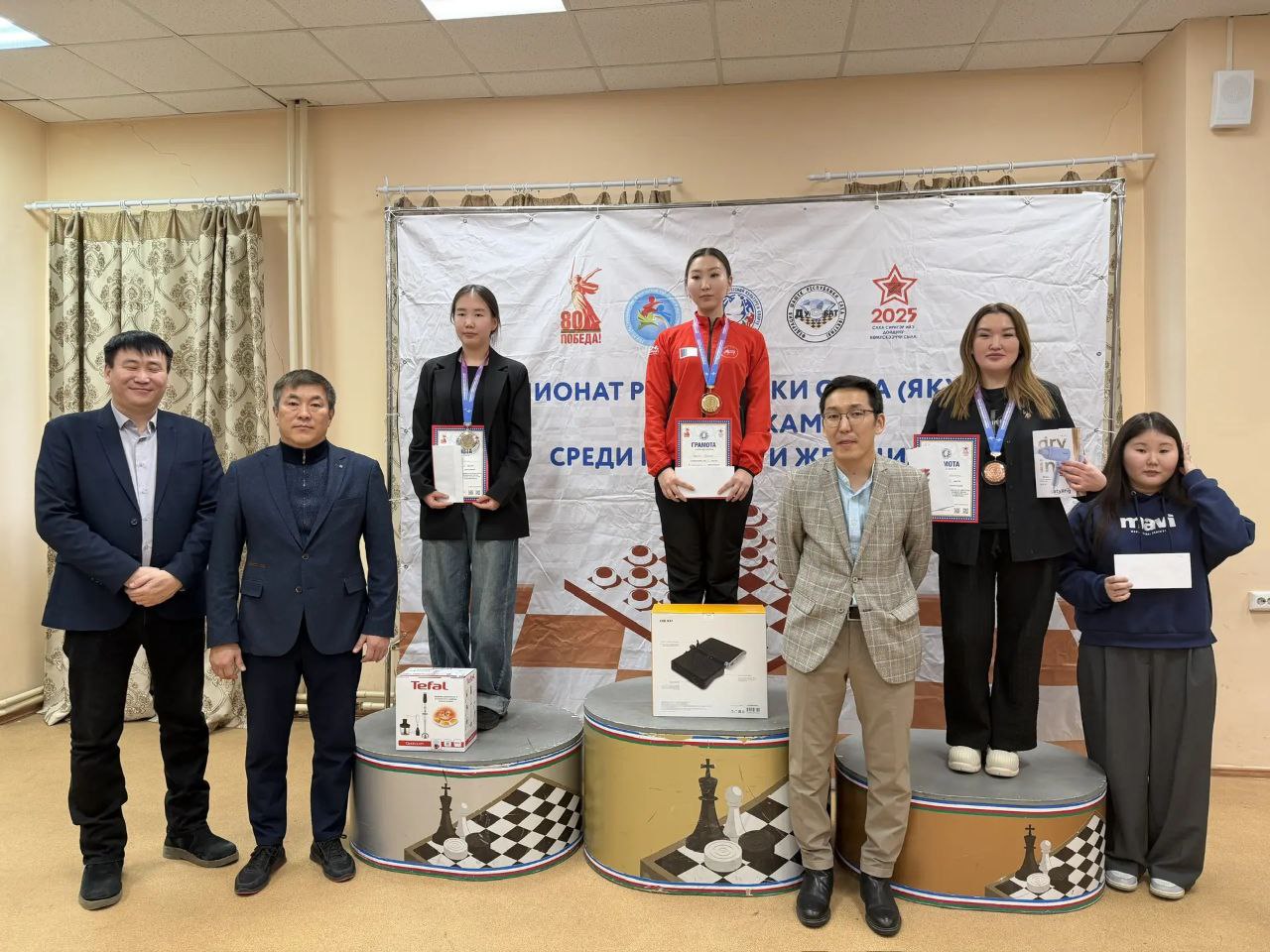 ИТОГИ ЧЕМПИОНАТА РС(Я) по стоклеточным шашкам: Триумфаторы всех программ! ИТОГИ ЧЕМПИОНАТА РС(Я) по стоклеточным шашкам: Триумфаторы всех программ!