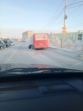 Сегодня на маршруте №41 у одного из автобусов была выявлена техническая неисправность: водитель вовремя заметил проблему и остановил автобус