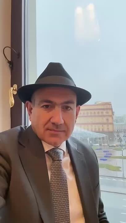 Пашинян снял селфи с видом на здание ФСБ на Лубянке под песню «Ласковый май»