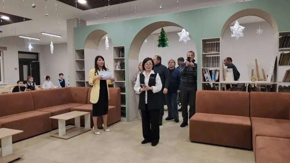 Сегодня в Мархинской школе №1 состоялось яркое и значимое событие — встреча и экскурсия для делегатов III Всероссийского муниципального форума «Малая Родина — сила России» Сегодня в Мархинской школе №1 состоялось яркое и значимое событие — встреча и экскурсия для делегатов III Всероссийского муниципального форума «Малая Родина — сила России»