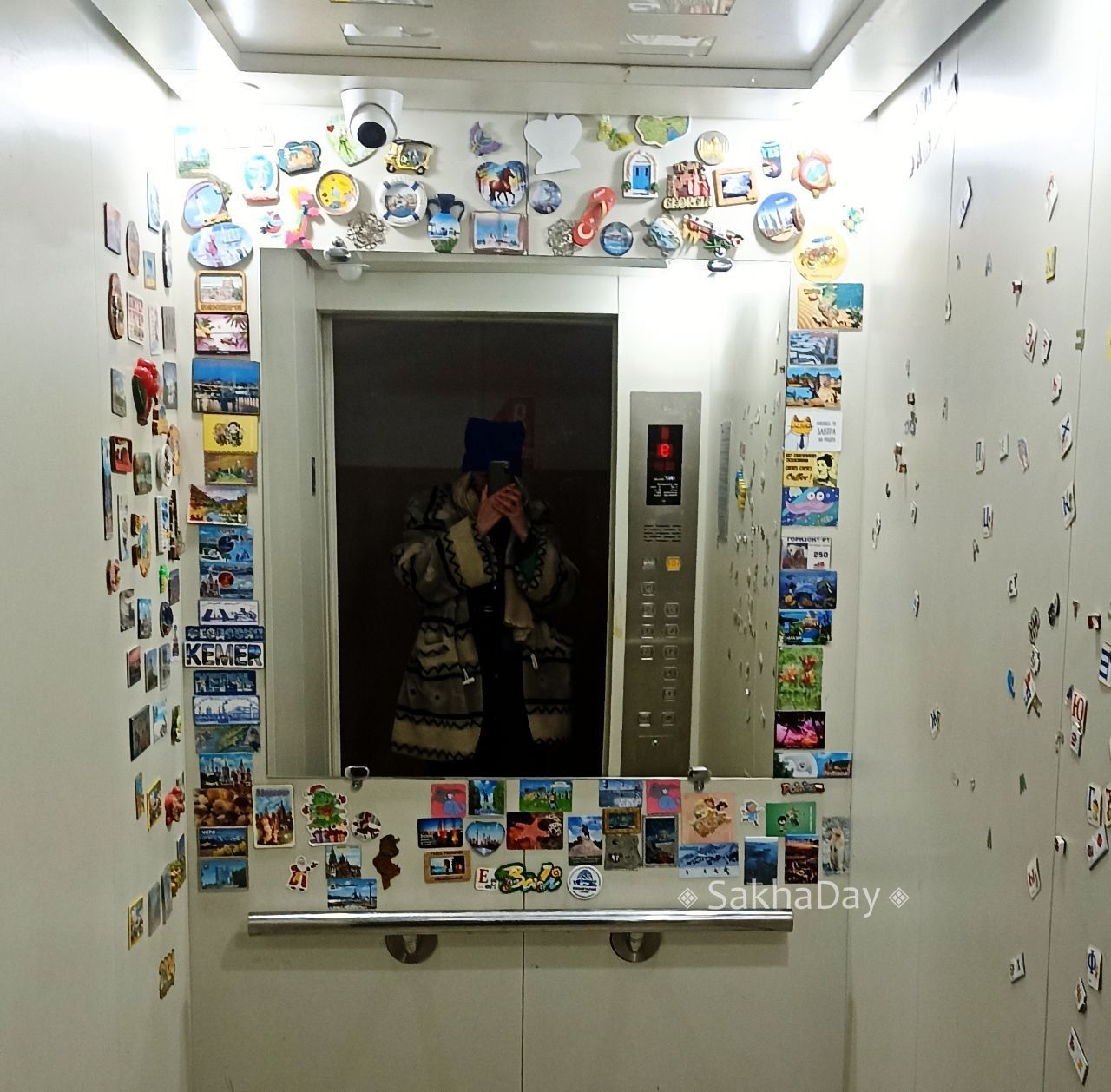 Ранее @sakhaday сообщал о наглой краже магнитиков из лифта Ранее @sakhaday сообщал о наглой краже магнитиков из лифта