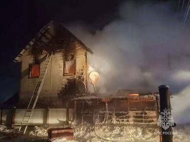 Двое детей и трое взрослых погибли при пожаре в Якутии — МЧС