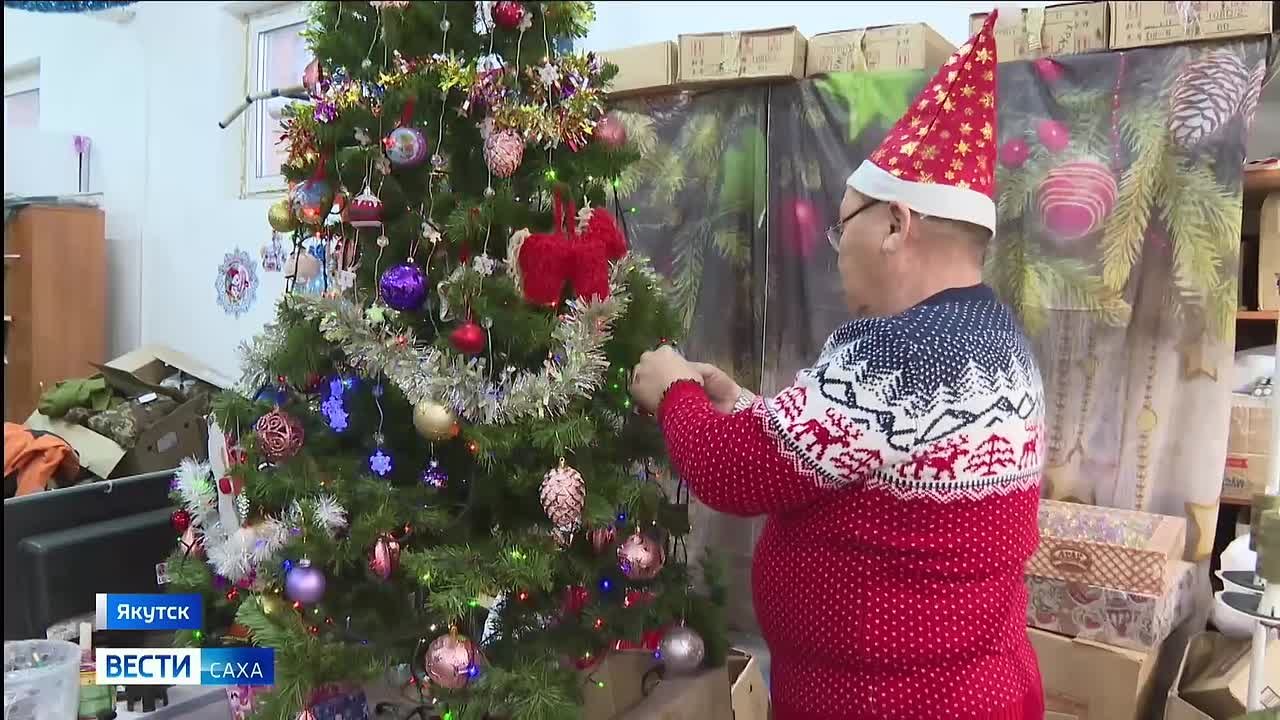 Волонтёры общественного движения "Якутия с тобой" собирают новогодние подарки для военнослужащих