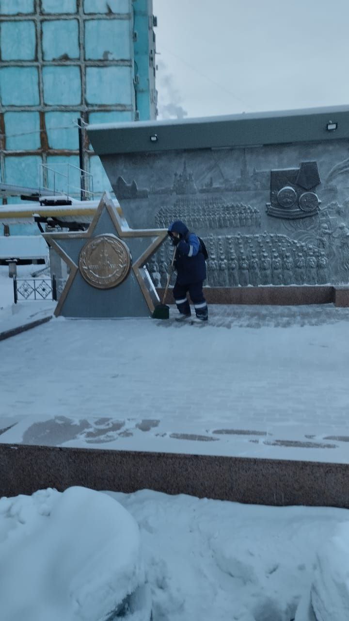 В Губинском округе муниципальные дворники активно трудятся над расчисткой снега, обеспечивая чистоту и порядок на улицах родного города В Губинском округе муниципальные дворники активно трудятся над расчисткой снега, обеспечивая чистоту и порядок на улицах родного города