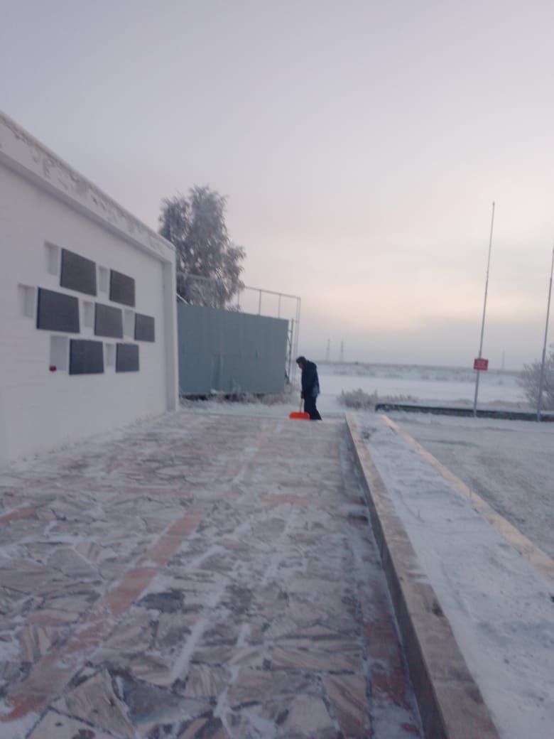 В Губинском округе муниципальные дворники активно трудятся над расчисткой снега, обеспечивая чистоту и порядок на улицах родного города В Губинском округе муниципальные дворники активно трудятся над расчисткой снега, обеспечивая чистоту и порядок на улицах родного города