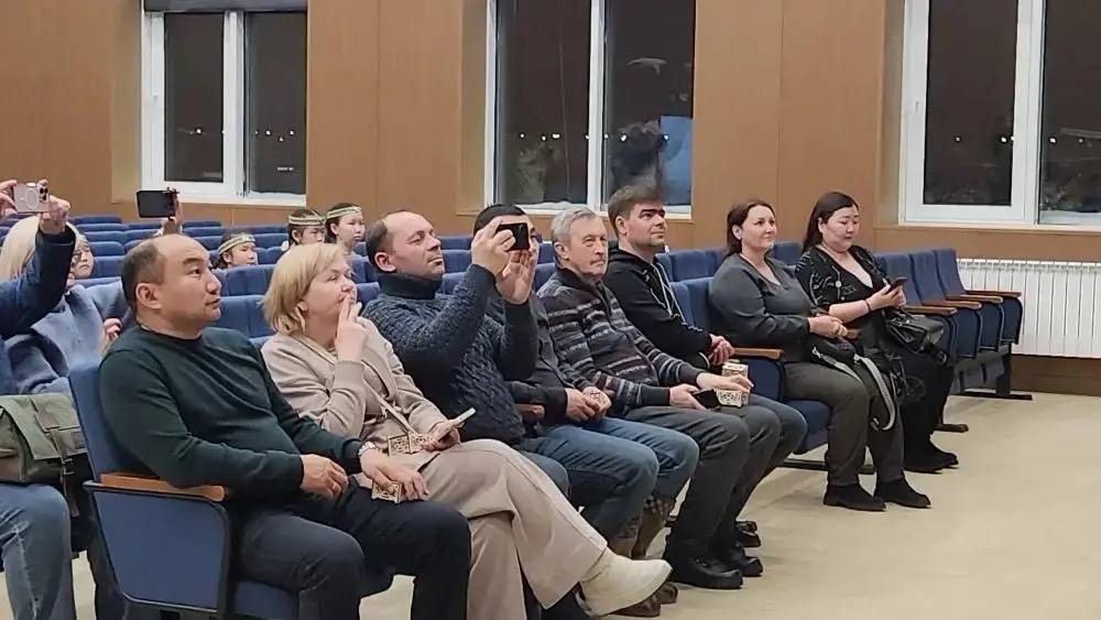 Сегодня в нашей школе состоялось яркое и значимое событие — встреча и экскурсия для делегатов III Всероссийского муниципального форума «Малая Родина — сила России» Сегодня в нашей школе состоялось яркое и значимое событие — встреча и экскурсия для делегатов III Всероссийского муниципального форума «Малая Родина — сила России»