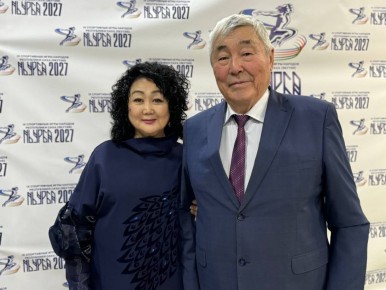 Сегодня в спортивном комплексе «Триумф» было много радостных лиц, встречающихся с земляками-нюрбинцами