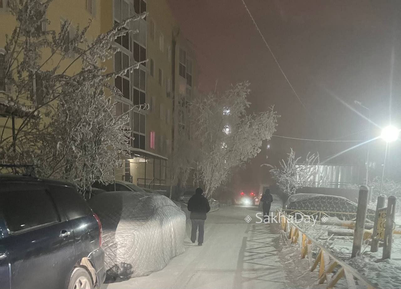 #пишут А вдруг пожар? Тут на легковушке еле проезжаем