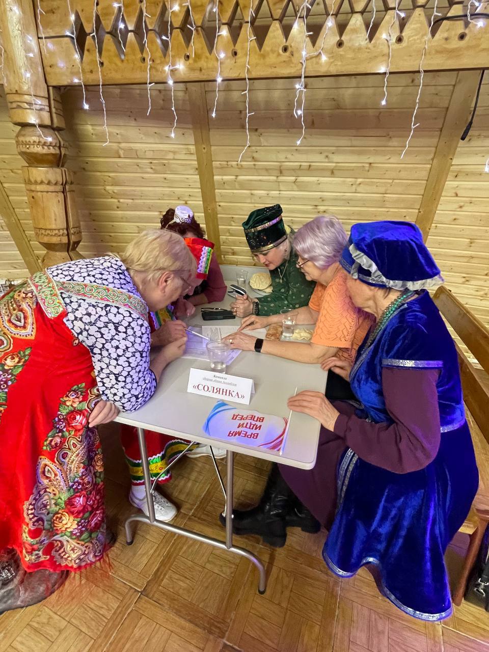 12 декабря в Окружной администрации г. Якутска состоялось торжественное мероприятие, посвященное Дню Конституции 12 декабря в Окружной администрации г. Якутска состоялось торжественное мероприятие, посвященное Дню Конституции