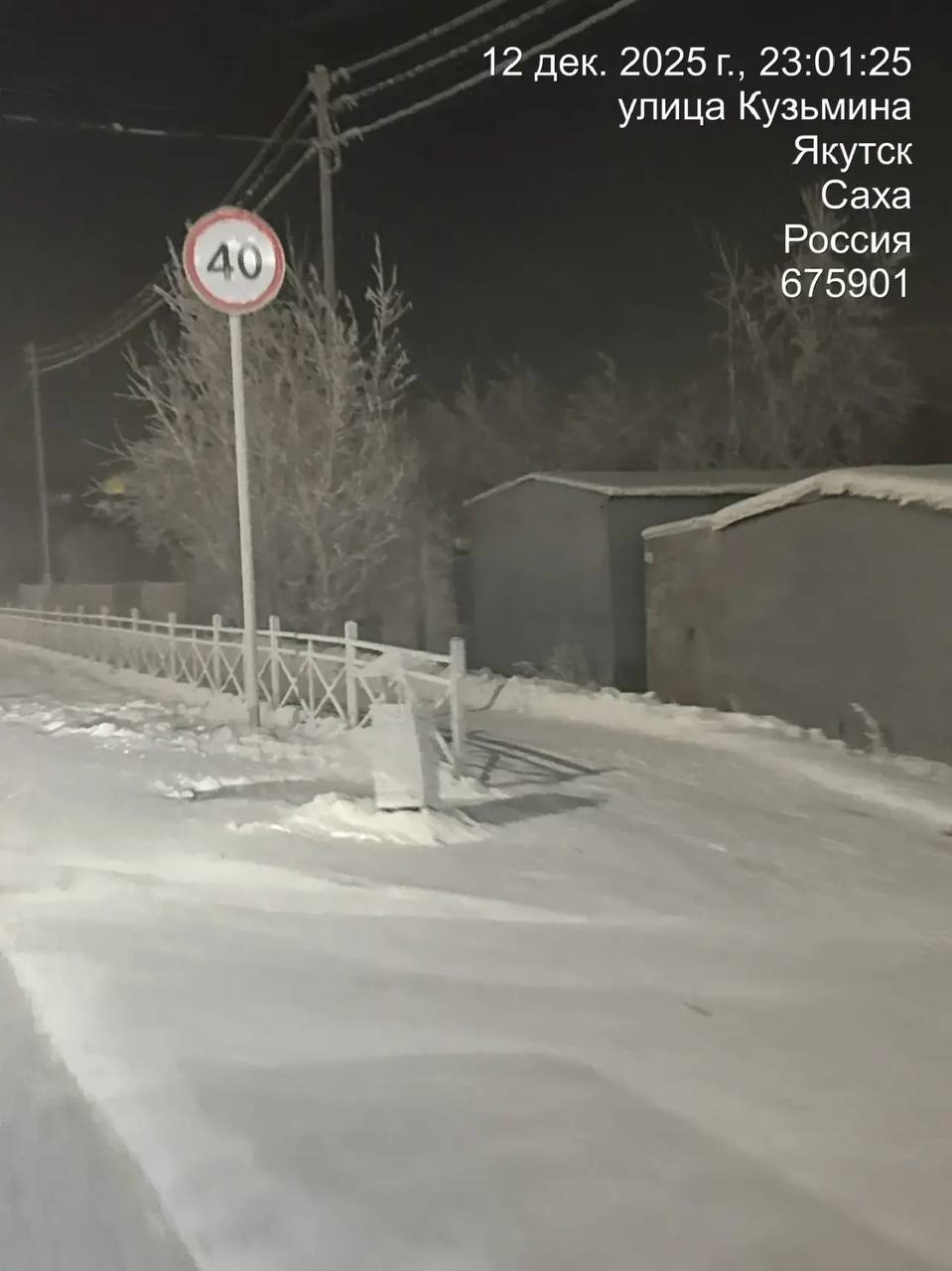 Муниципальными дворниками Гагаринского округа проводится ежедневная работа по подбору мусора на общественных санитарных точках, общественных пространствах и территории округа Муниципальными дворниками Гагаринского округа проводится ежедневная работа по подбору мусора на общественных санитарных точках, общественных пространствах и территории округа