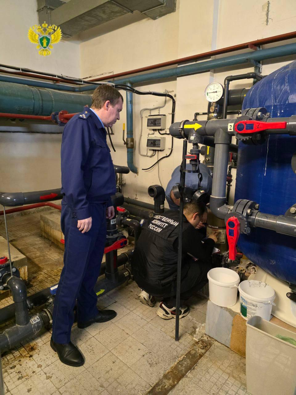 Закрыт бассейн, где 13 детей получили ожоги глаз Закрыт бассейн, где 13 детей получили ожоги глаз