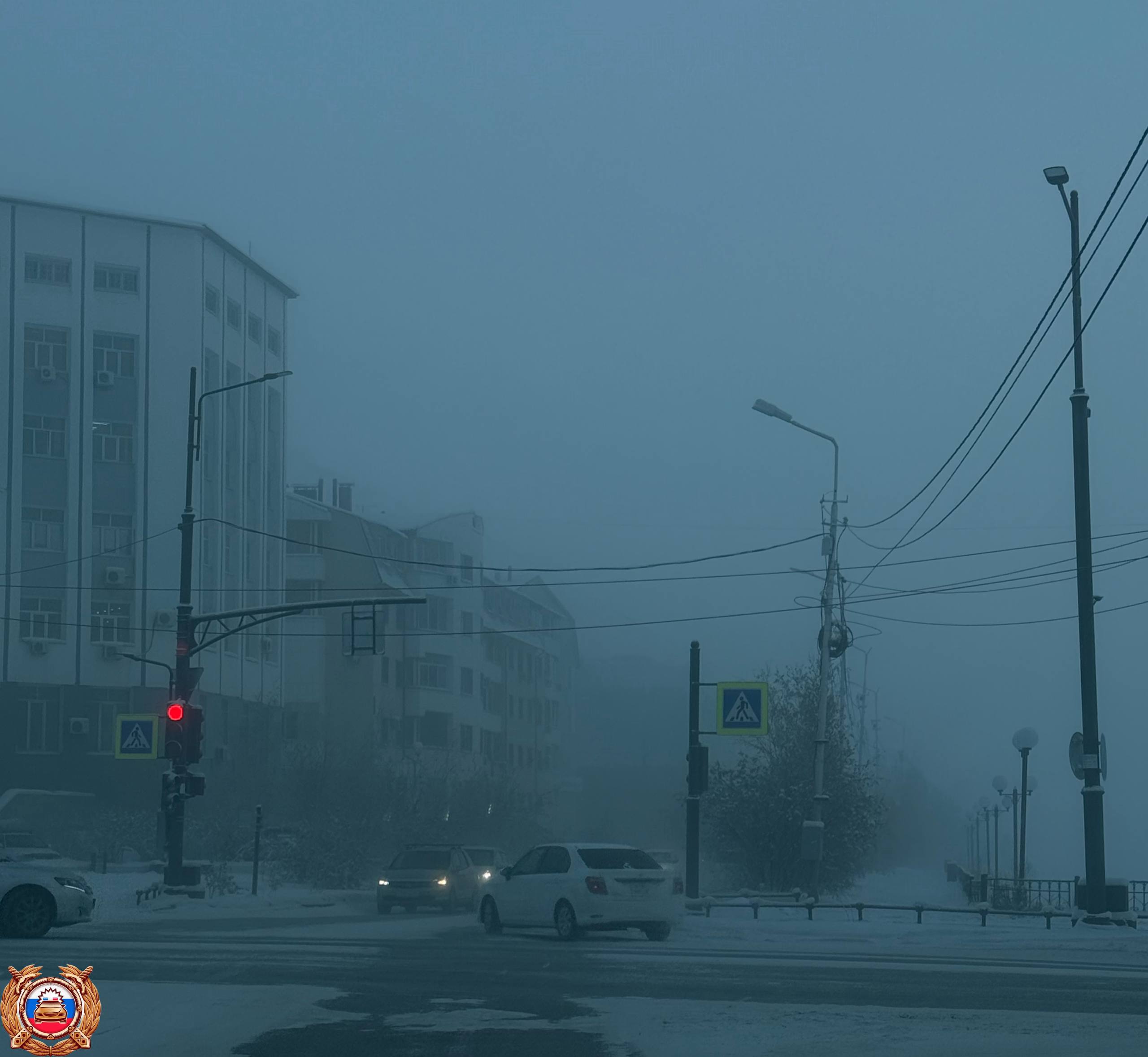 Столичная Госавтоинспекция призывает водителей и пешеходов быть особенно внимательными в туман