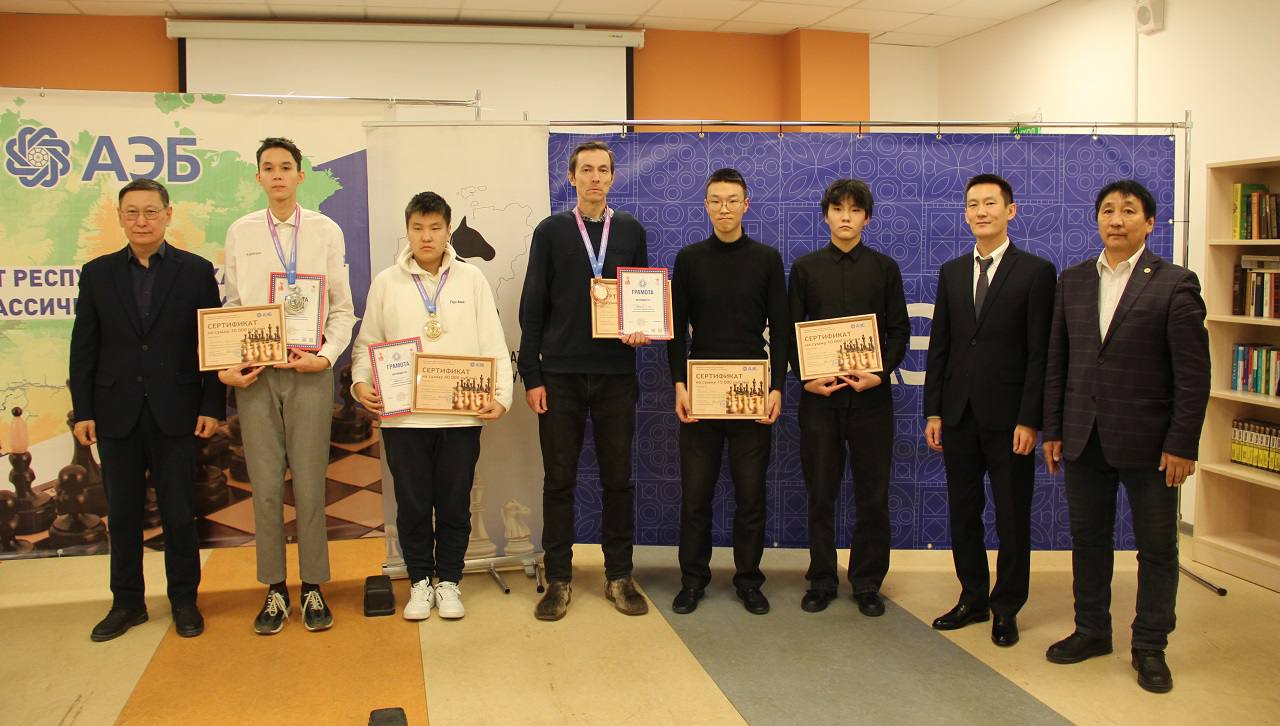 Школьник Альберт Постников стал чемпионом Якутии по шахматам