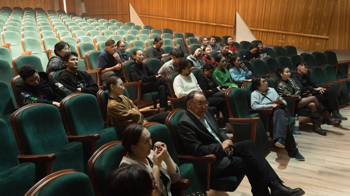 Спектакль якутского театра впечатлил столичного критика «Золотой Маски» Спектакль якутского театра впечатлил столичного критика «Золотой Маски»