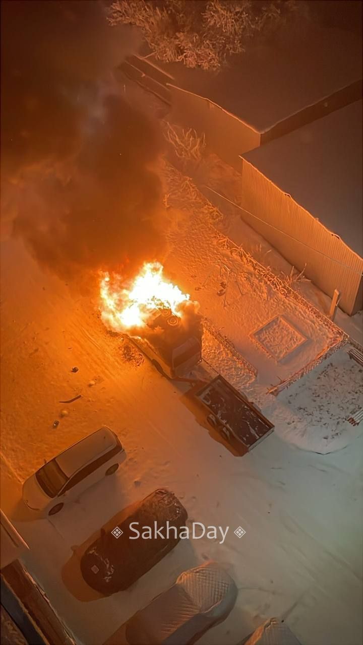 #пишут Во дворе многоэтажного дома на Чехова взорвался Хайс #пишут Во дворе многоэтажного дома на Чехова взорвался Хайс