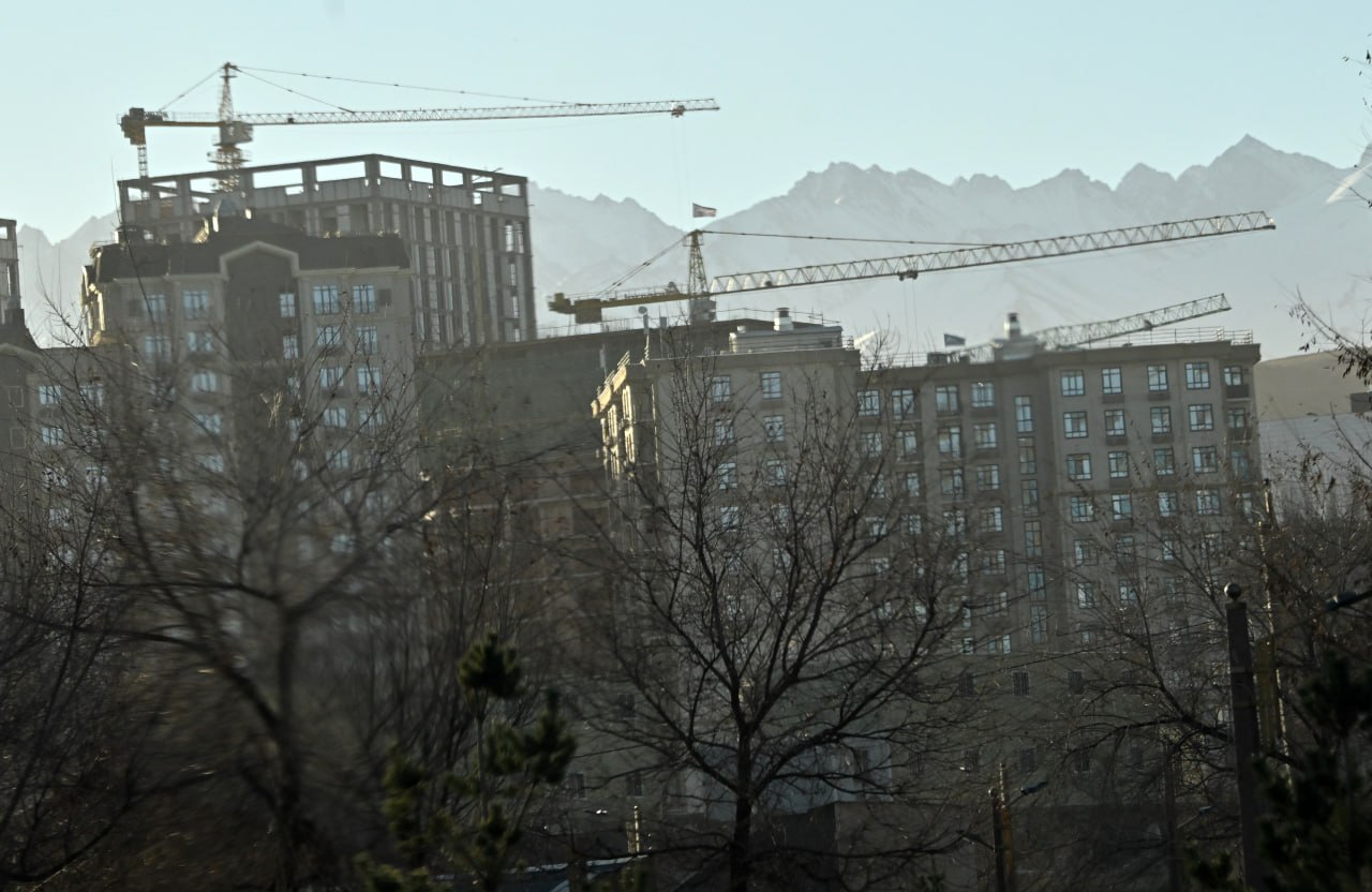 В Якутске завершают 9-й этаж маневренного фонда на Пионерской