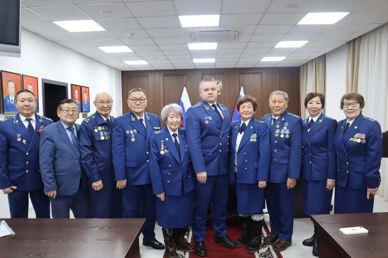 Прокурор республики Сергей Дябкин провел рабочую встречу с пенсионерами и ветеранами прокуратуры республики