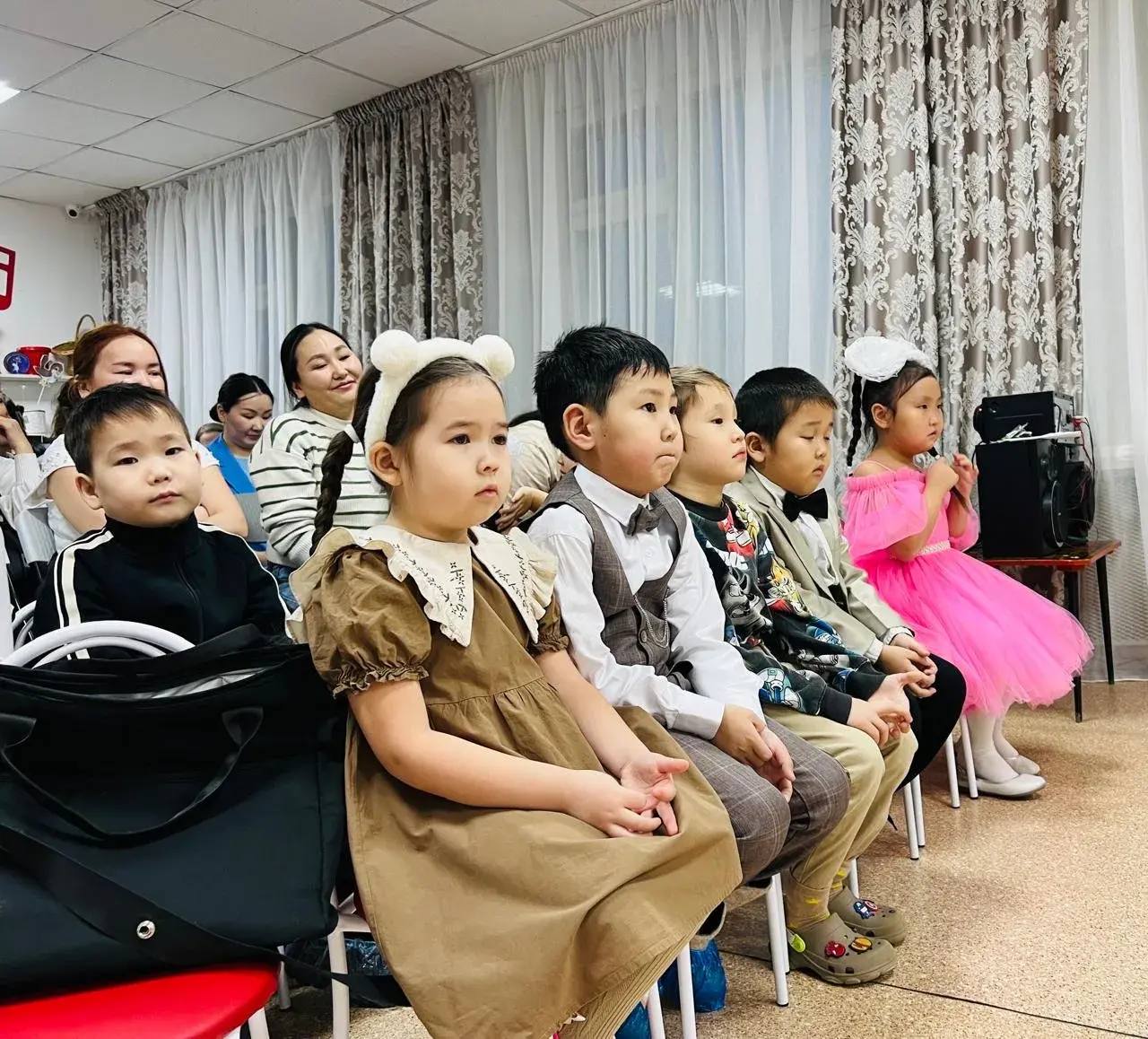 Якутск отметил итоги конкурса «Юные таланты — любимому городу»: более 200 семей объединились в творчестве для столицы! Якутск отметил итоги конкурса «Юные таланты — любимому городу»: более 200 семей объединились в творчестве для столицы!