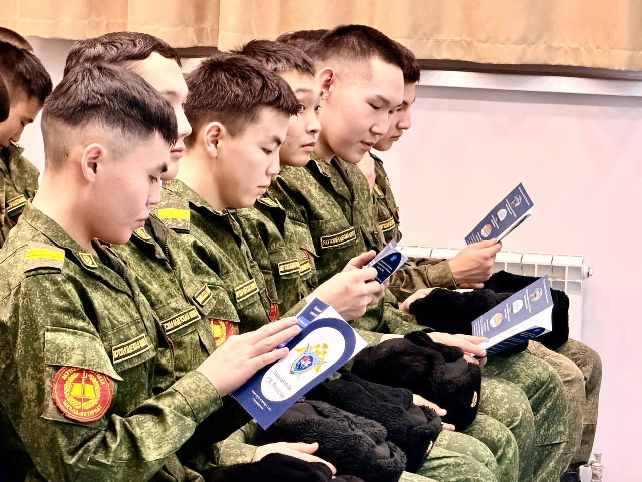 Новый шаг в профессиональном и патриотическом воспитании будущих следователей: в городе Якутске открыты подшефные классы следственного управления Новый шаг в профессиональном и патриотическом воспитании будущих следователей: в городе Якутске открыты подшефные классы следственного управления