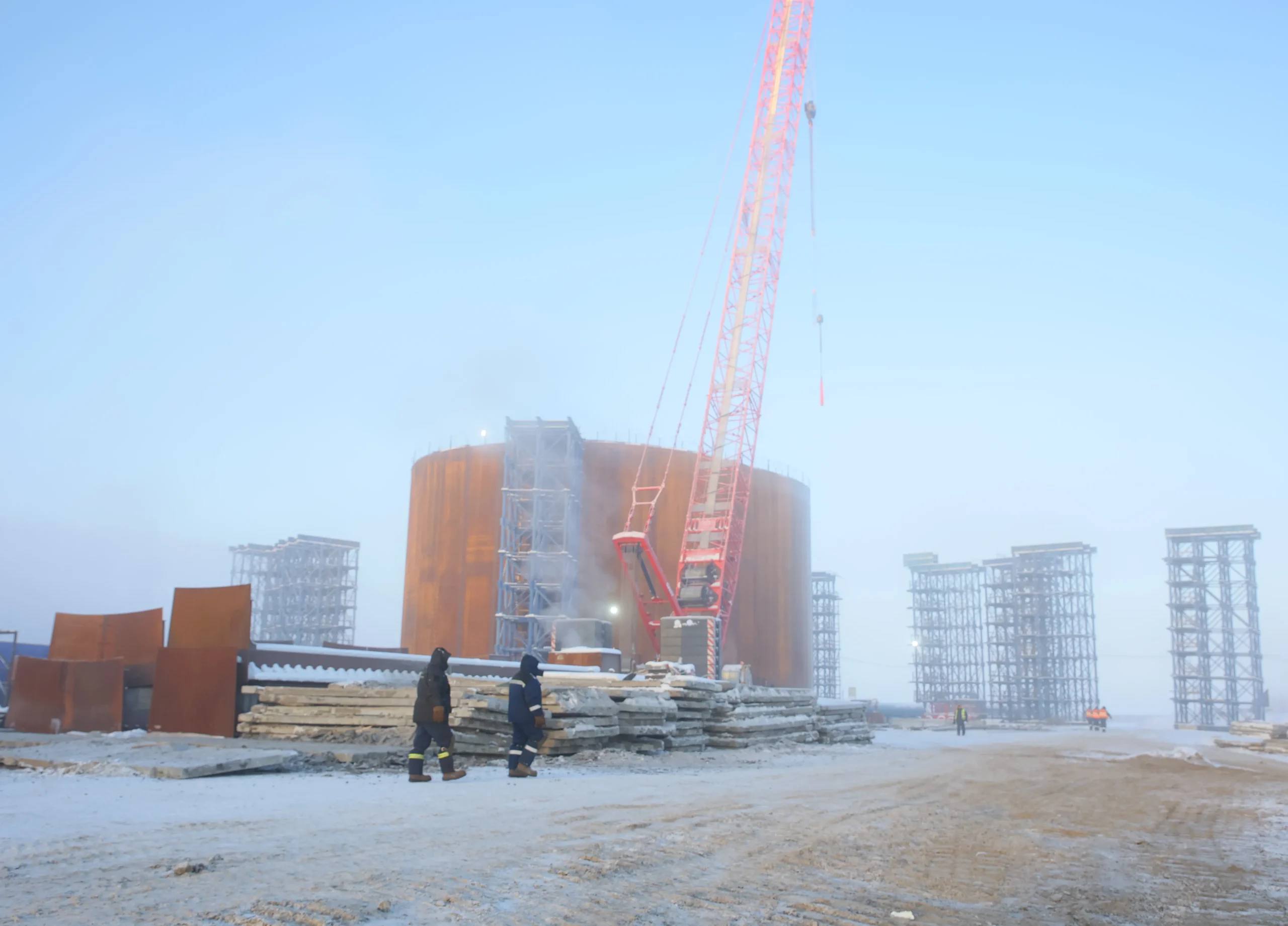 Ленский мост в Якутии возводят даже при экстремальных морозах