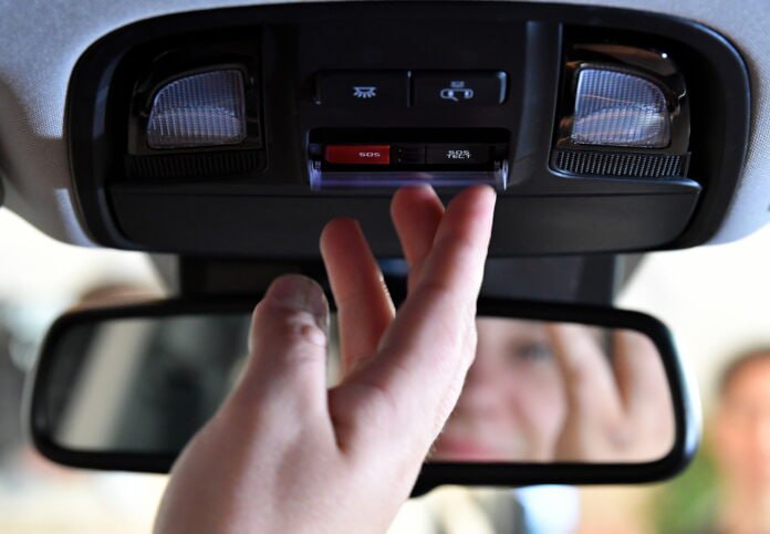 С 2026 года автошколы РФ будут учить автомобилистов применению системы «ЭРА-ГЛОНАСС»