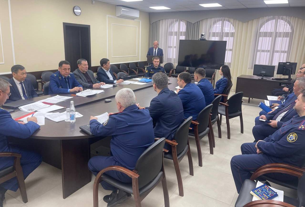 Первый заместитель прокурора республики Сергей Губин провел заседание рабочей группы Первый заместитель прокурора республики Сергей Губин провел заседание рабочей группы