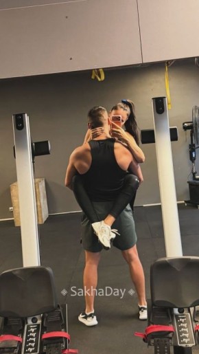 Немного романтики в ленту. Угадали, кто на фото?