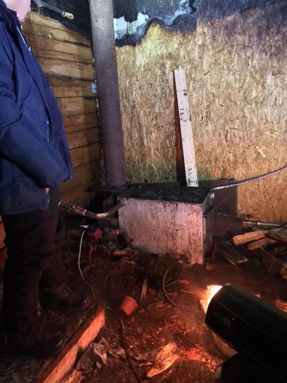 Спасатели запустили систему отопления после пожара в г. Нюрба