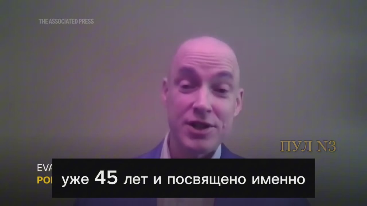 #Пушистыеновости: Белая медведица усыновила малыша