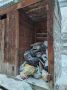 #жалуются Туалет превратили в мусорку! Раньше рядом стояла деревяшка, 2 года назад её снесли
