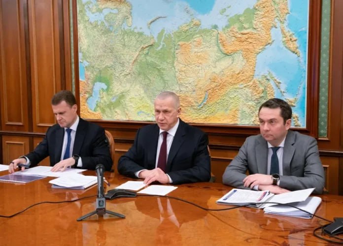 Юрий Трутнев поручил представить идеи по развитию Трансарктического транспортного коридора