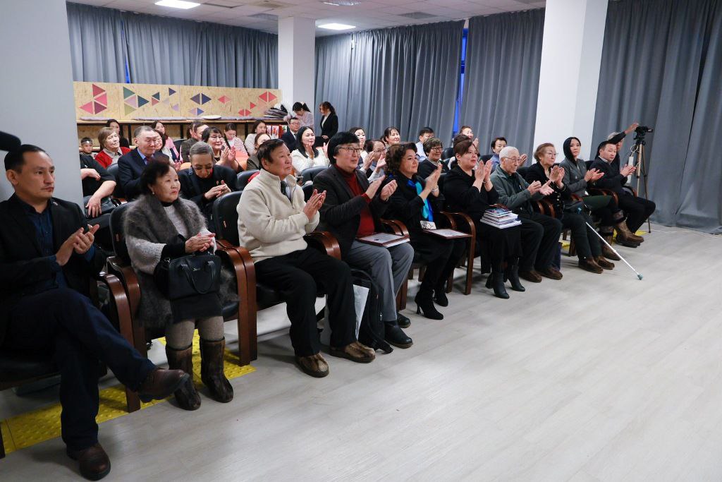 Сардаана Корякина – Николай Неустроев аатынан бириэмийэ саа лауреата Сардаана Корякина – Николай Неустроев аатынан бириэмийэ саа лауреата