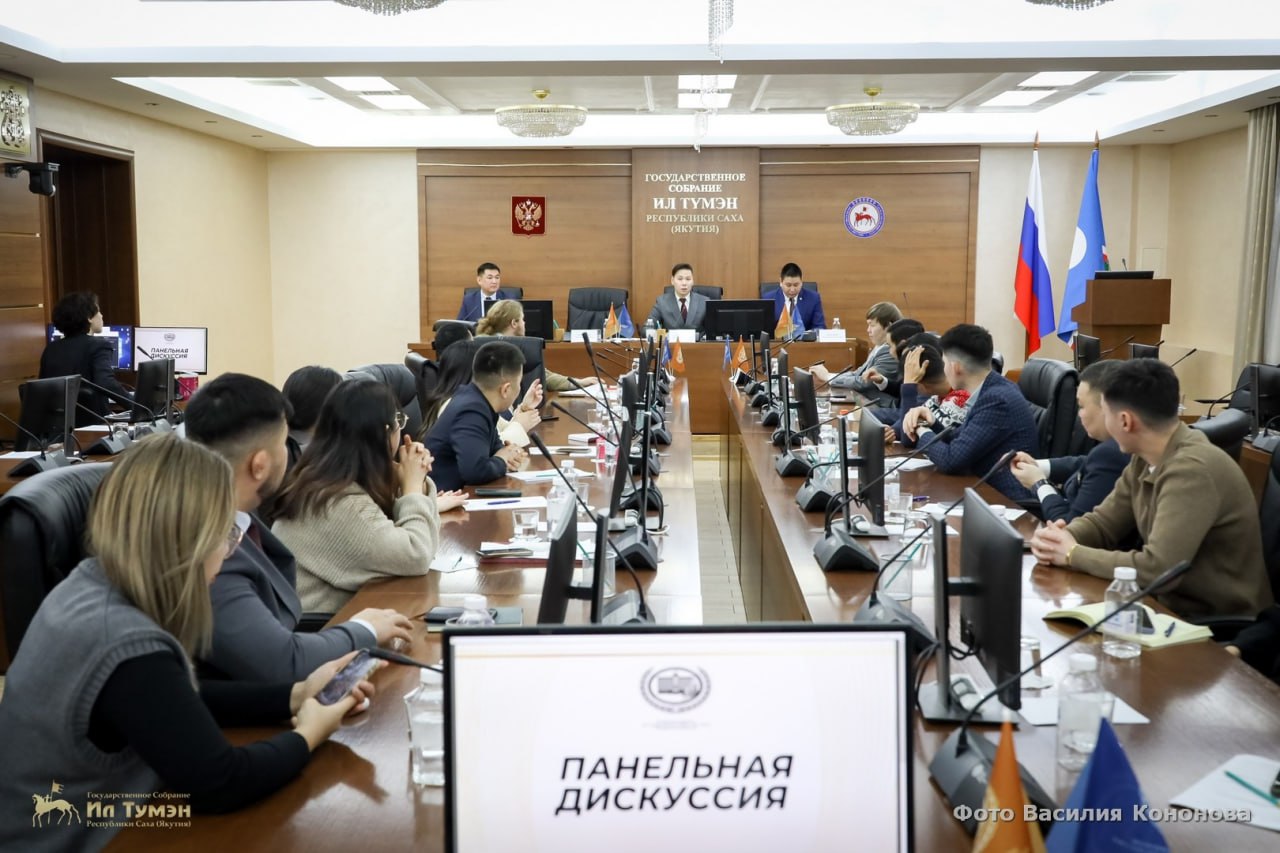 Совместное действие всегда сильнее: в Ил Тумэн обсудили формирование и работу сообщества муниципальных лидеров