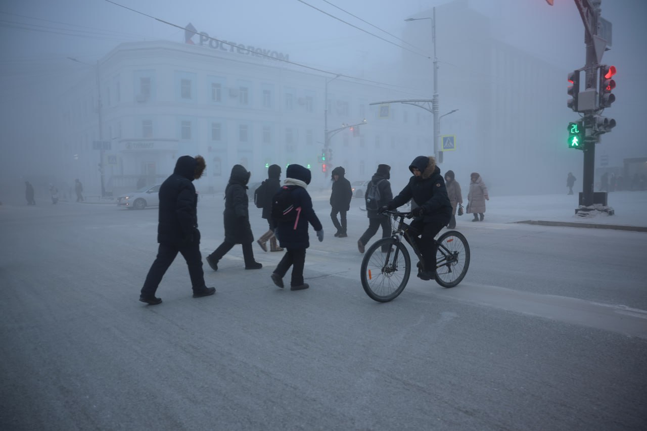 Механическая работа подрядной организацией по очистке тротуаров на территории Строительного округа Механическая работа подрядной организацией по очистке тротуаров на территории Строительного округа