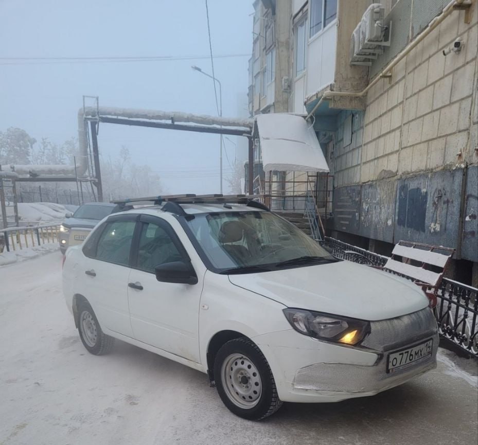 #пишут Кальвица 1/1 перегородил проход людям