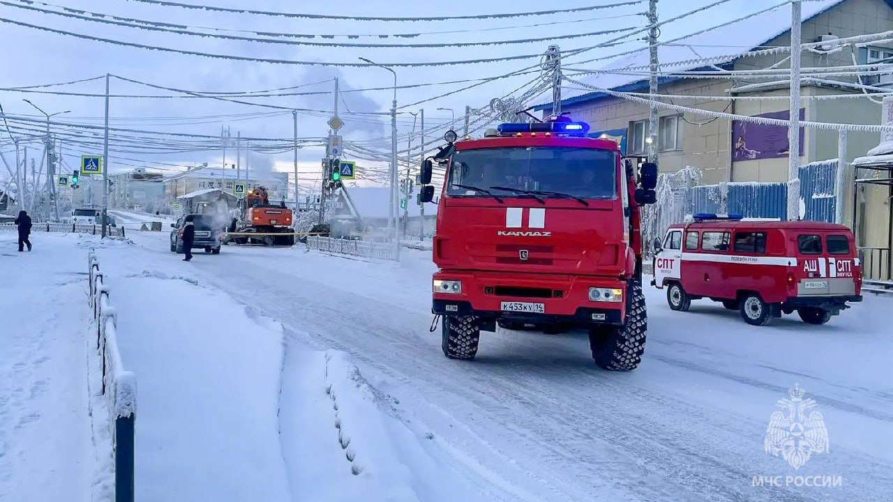 Специалисты ведут работы по восстановлению газопровода в Якутске
