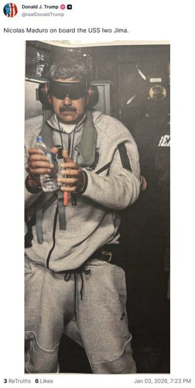 ����� Nike � ��������� Tech Fleece ����� ����������� ��������� ���� ������