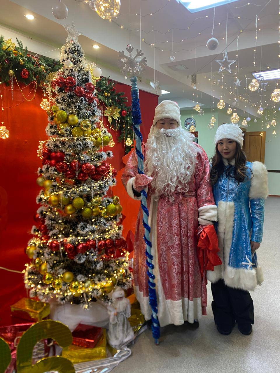 В Горном районе Полицейский Дед Мороз поздравил детей с Новым годом В Горном районе Полицейский Дед Мороз поздравил детей с Новым годом