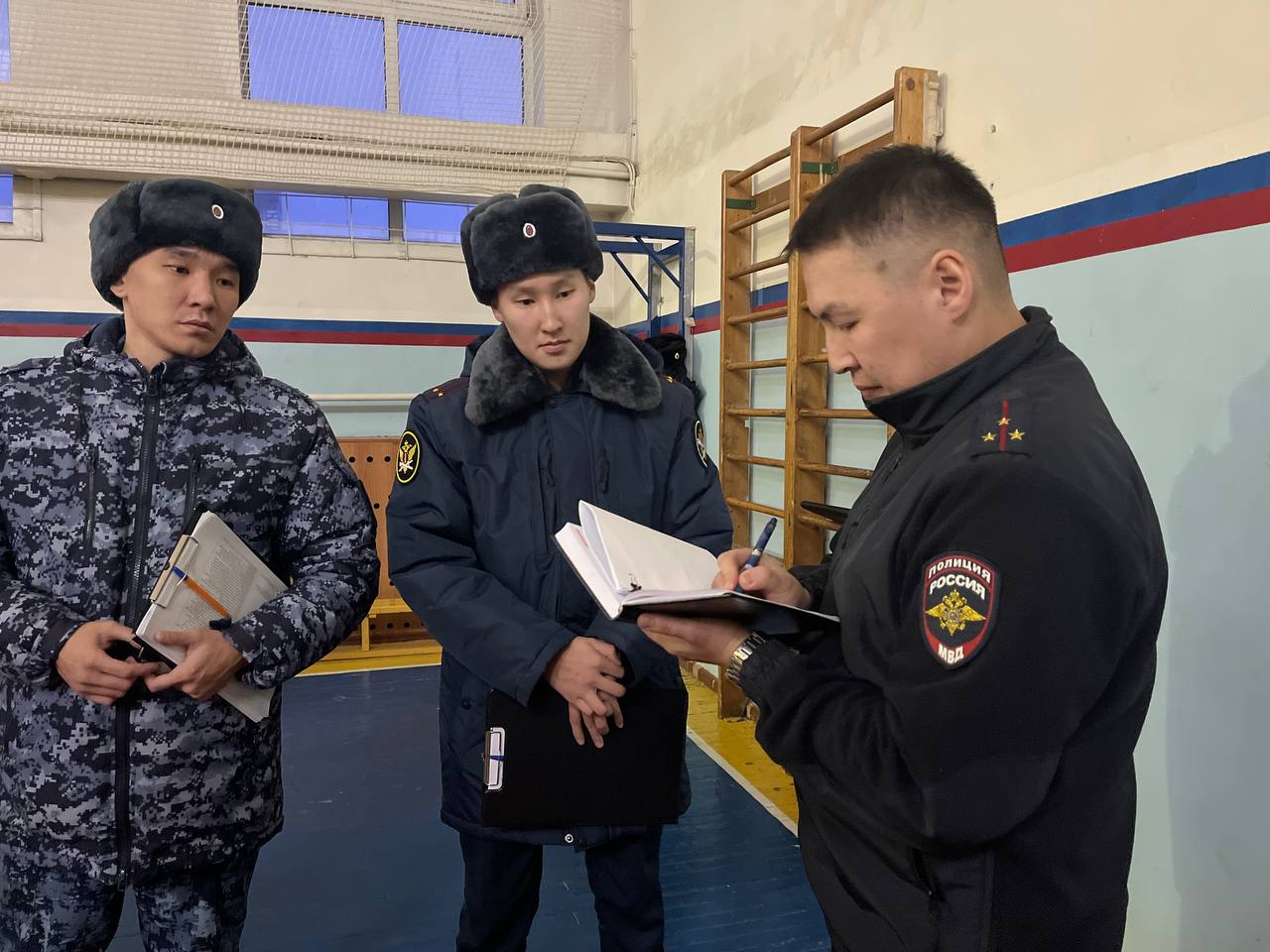 Операция «Быт». В целях предупреждения правонарушений и преступлений в быту, в том числе профилактики безнадзорности несовершеннолетних, а также предотвращения фактов дистанционного мошенничества, незаконного оборота... Операция «Быт». В целях предупреждения правонарушений и преступлений в быту, в том числе профилактики безнадзорности несовершеннолетних, а также предотвращения фактов дистанционного мошенничества, незаконного оборота...