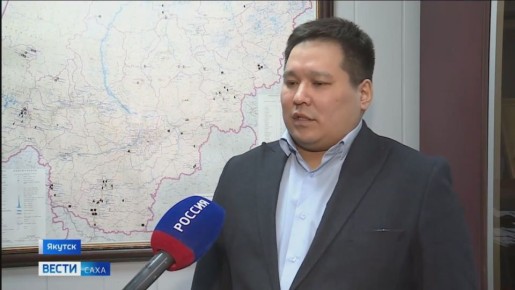 Разбитые двери, скамейки и стены